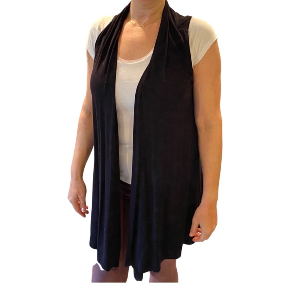 Express black, flowy sleeveless open cardigan